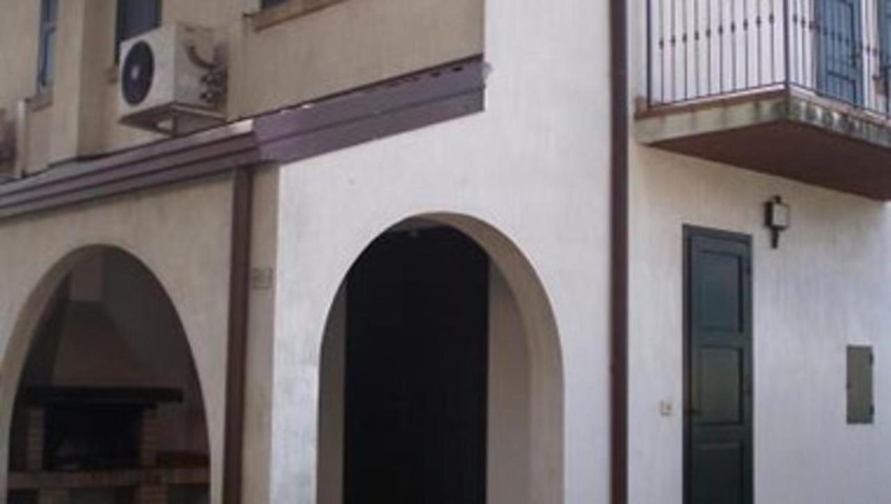 Amazing Villa With Private Garden In Бибионе Экстерьер фото